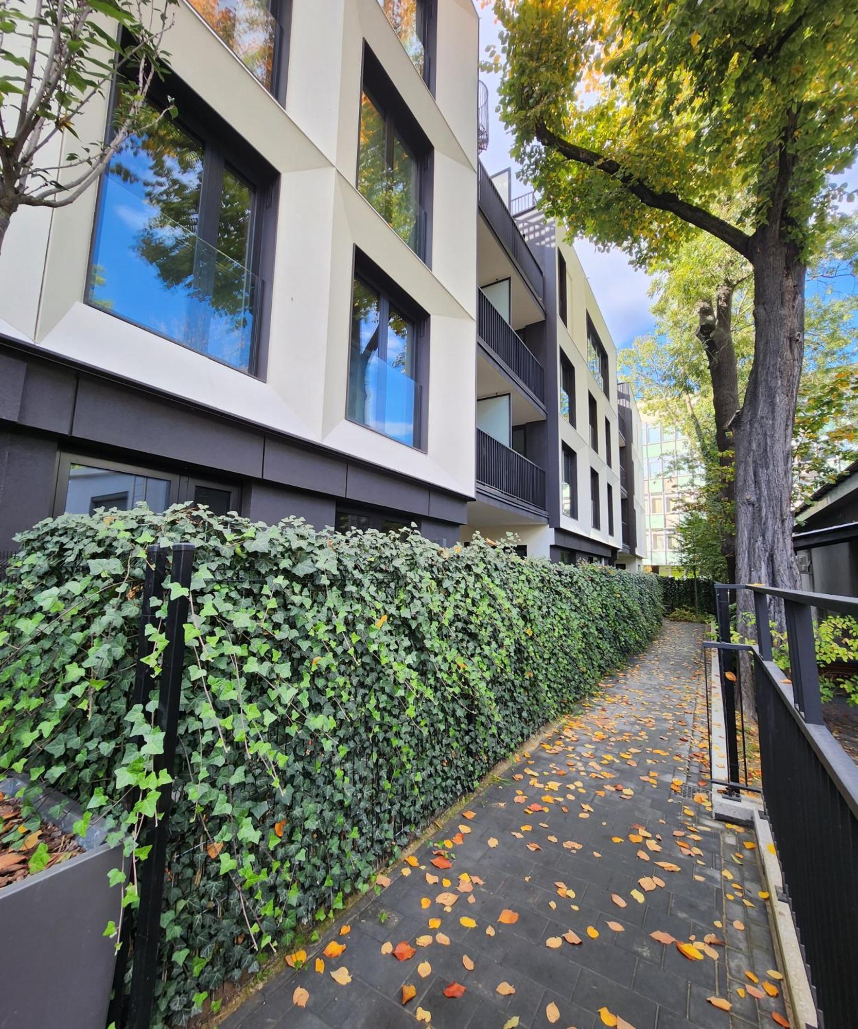 Luxury Vistula Old Town Apartments: Spa, Sauna & Pool Retreat — Photos 1